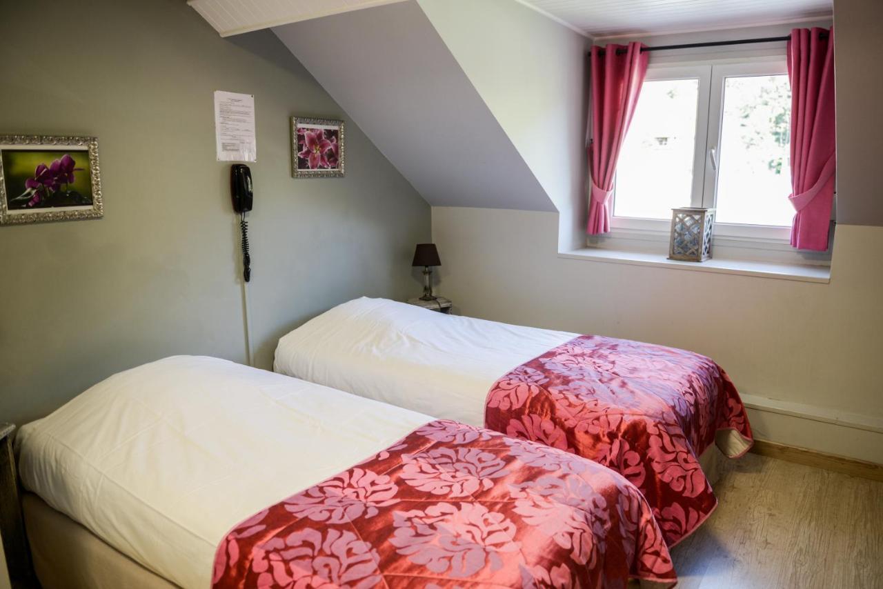 Logis Le Saint Hubert Hotel Haybes Exterior foto