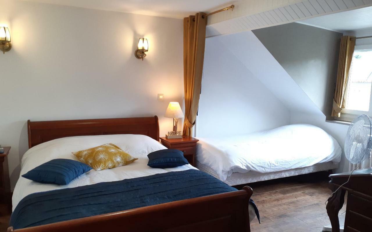 Logis Le Saint Hubert Hotel Haybes Exterior foto